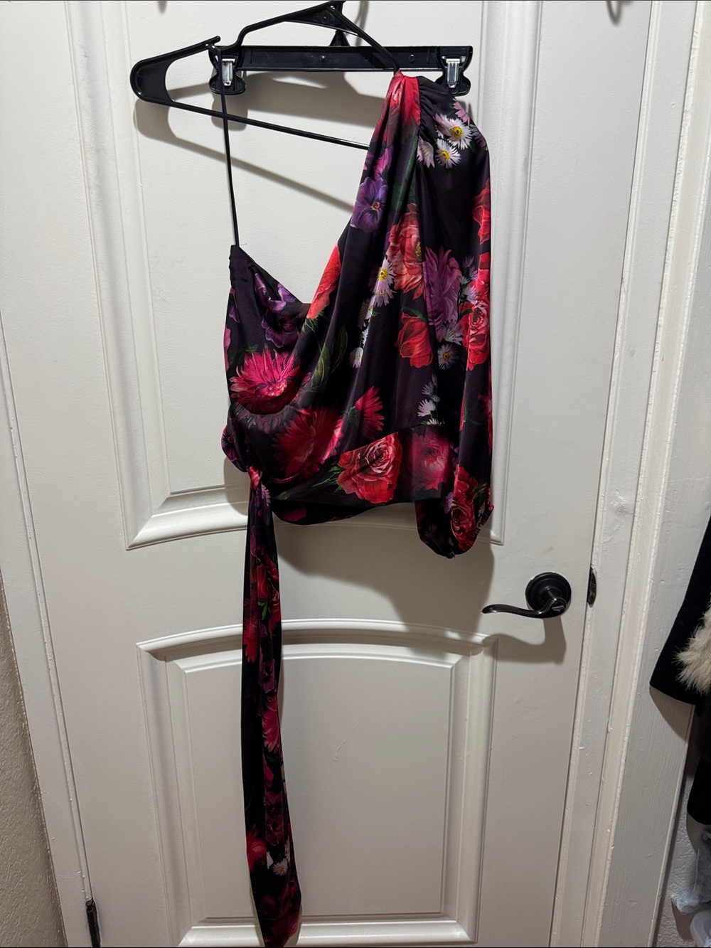 Floral One-Shoulder Satin Dress in Black and Red